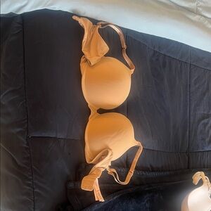 Tan Victorias Secret T-Shirt Push-Up Full Coverage Underwire Bra
